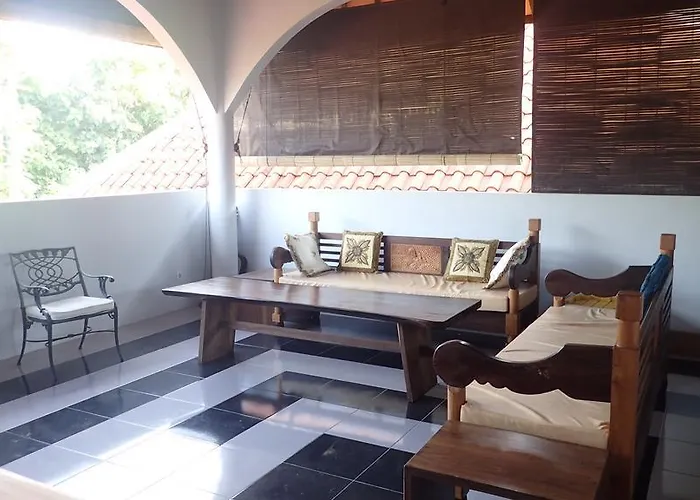 Hibiscus House Bali