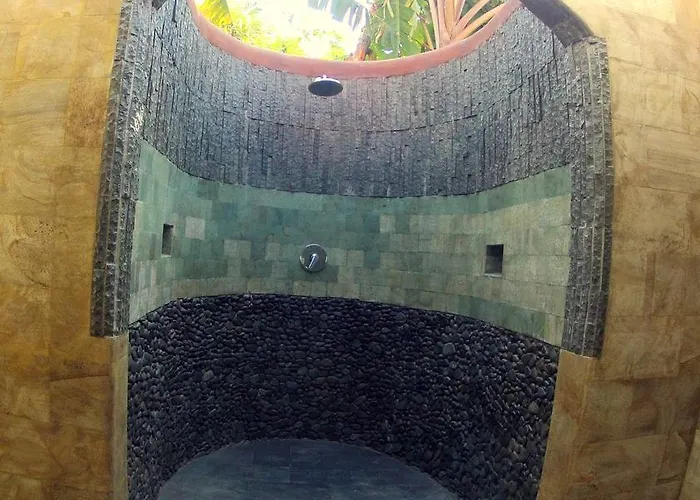 Hibiscus House Bali 4*